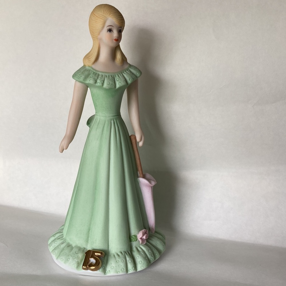 Enesco-  GROWING UP BIRTHDAY GIRLS DOLLS (set 17, birth to Sweet 16) - Picture 15 of 16